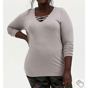 Torrid SUPER SOFT PEBBLE GREY LONG SLEEVE LATTICE TEE size 2